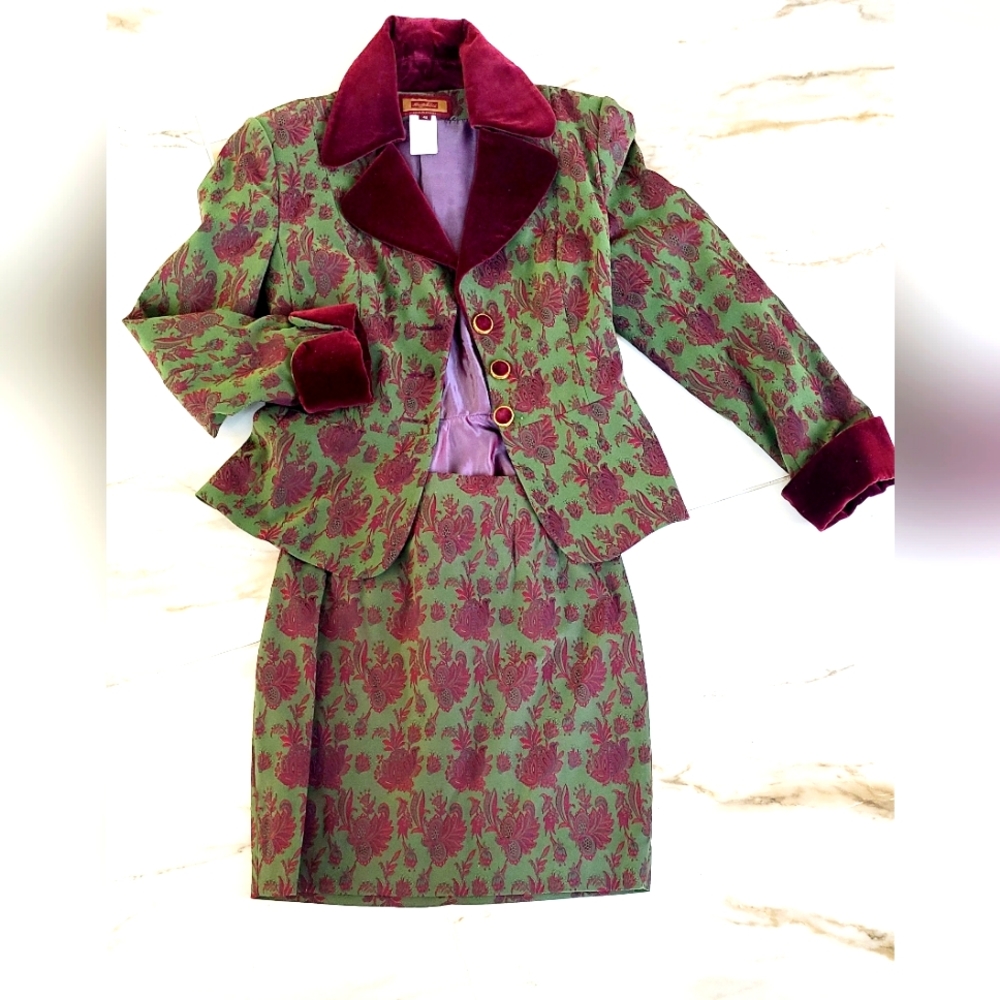 Elegant French Beauty to freshen up your Christmas.